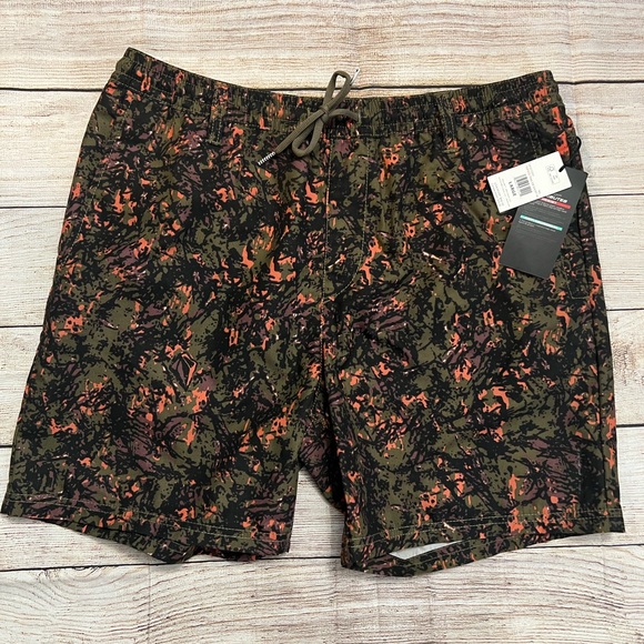 Volcom Other - Men’s Large NWT Volcom Topside trail short - Camouflage